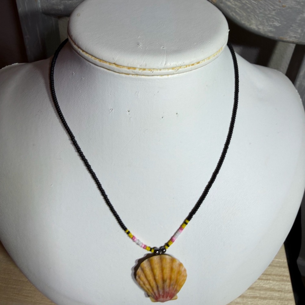 Handcrafted Sunrise Shell and Black, Yellow & Pink Beaded Necklace - Picture 3 of 8